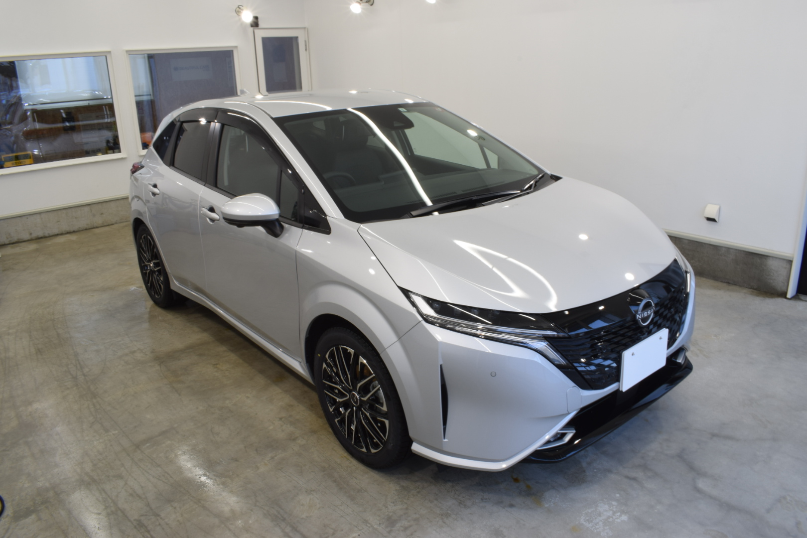 秋田・鹿角】日産 ノートオーラ 極艶ビューティフルコート＋全面ガラス