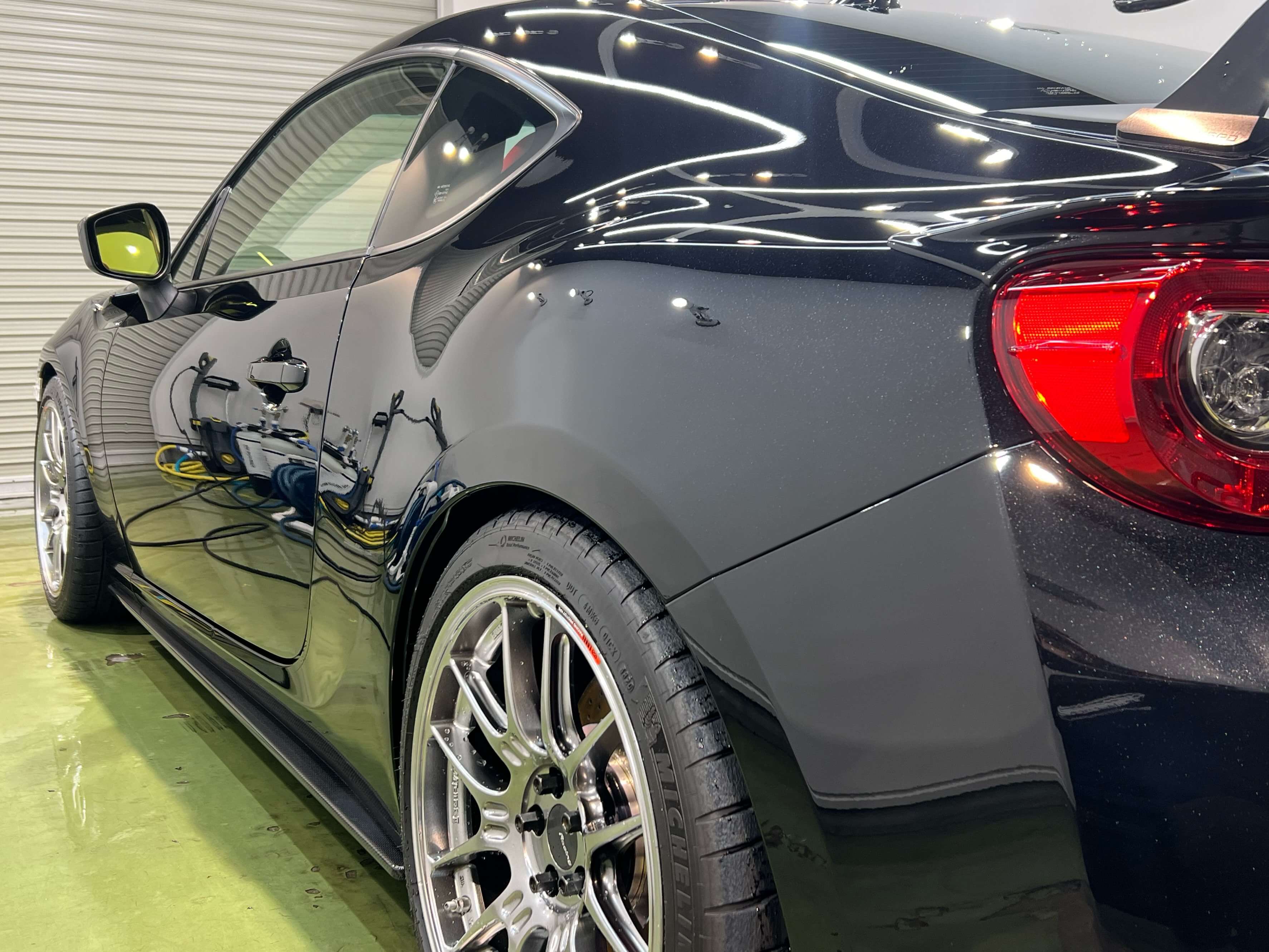 【プロ整備/大阪吹田】BH Quartz 105 フルカーボン レーシング1装着 A mechanic puts his heart and soul into assembling a full carbon